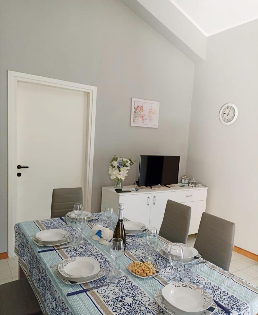 Ranieli Apartments Drapia Bagian luar foto